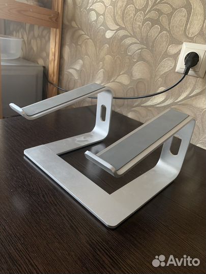 Держатель для ноутбука