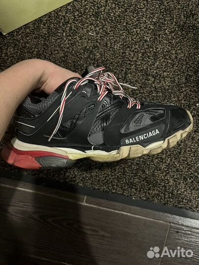 Balenciaga track 1