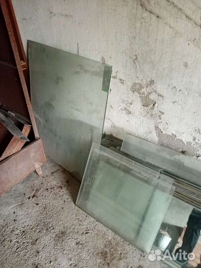 Стекло бу, зеркальные полки, металлический шкаф