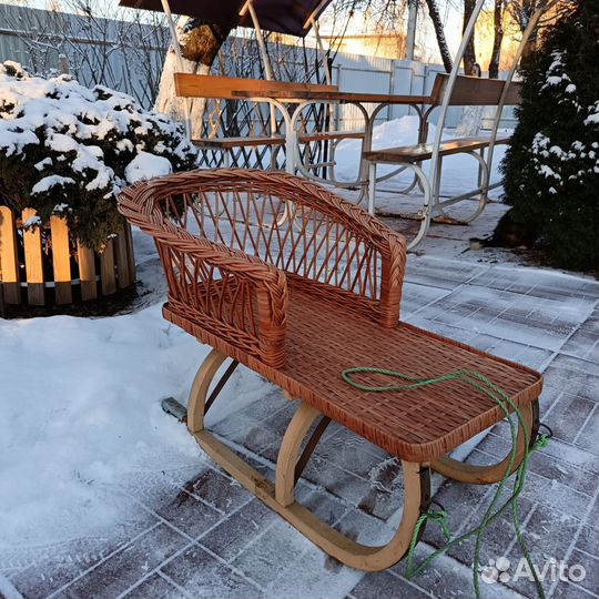 Санки плетеные из лозы