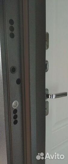 Дверь входная металлическая с терморазрывом