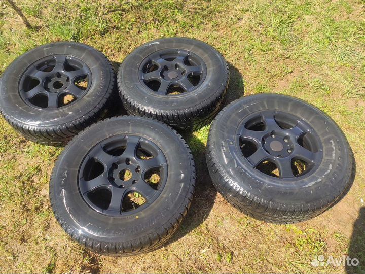 Колеса Bridgestone 245/70 R16 на дисках зима,шип