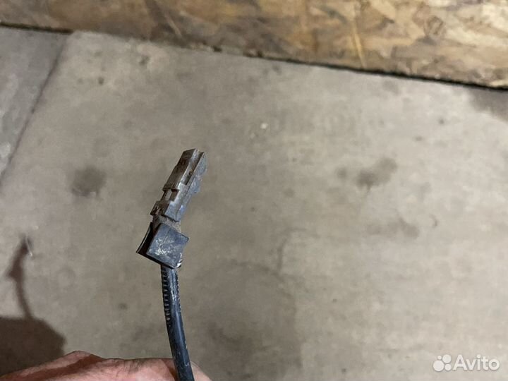 Датчик ABS Renault Logan 1