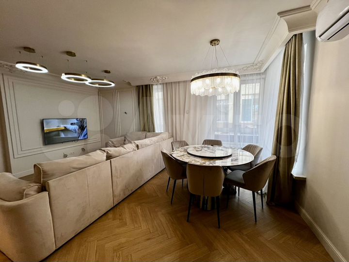 3-к. квартира, 84 м², 2/25 эт.