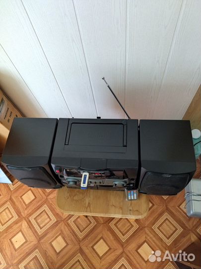 Стерео магнитола LG