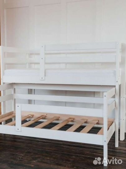 Кровать двухьярусная детская