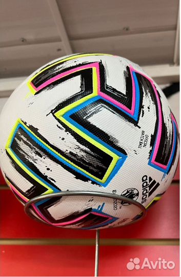 Футбольный мяч adidas uniforia евро 2020