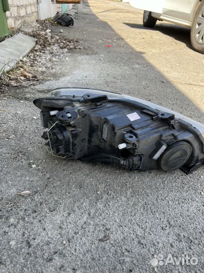 Передняя левая фара Volkswagen Polo 2015-2020