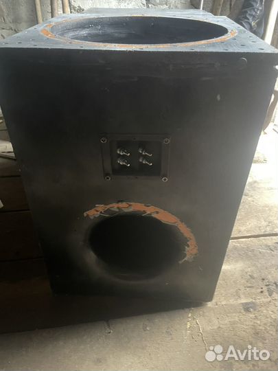 Короб для сабвуфера 15 на трубе