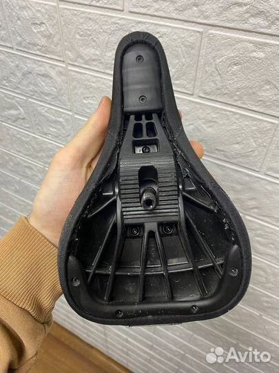 Седло Sanday creepy sweeper