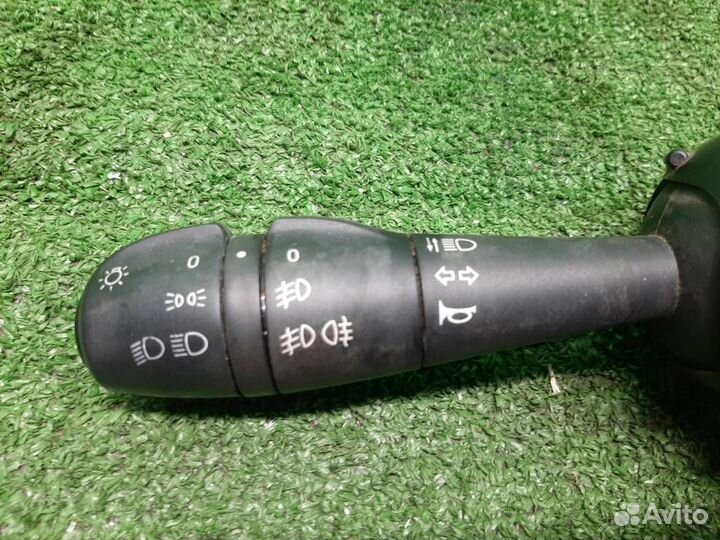 Подрулевой переключатель поворотов Renault Duster