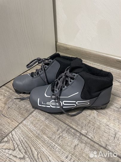 Лыжные ботинки Loss 38 размер. Состояние отличное