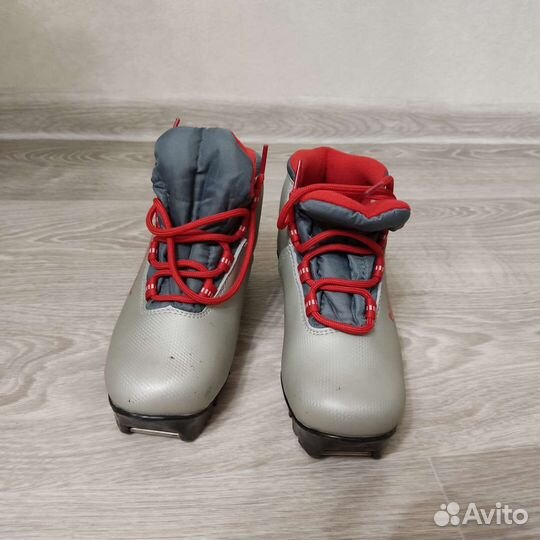 Лыжные ботинки классические