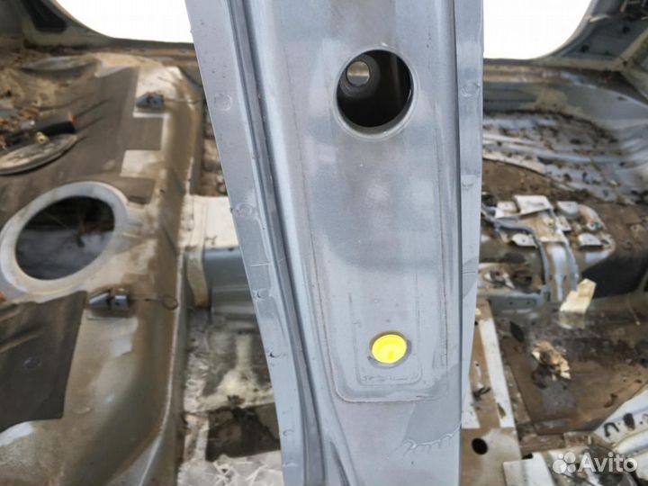 Стойка центральная правая Opel Astra H L48