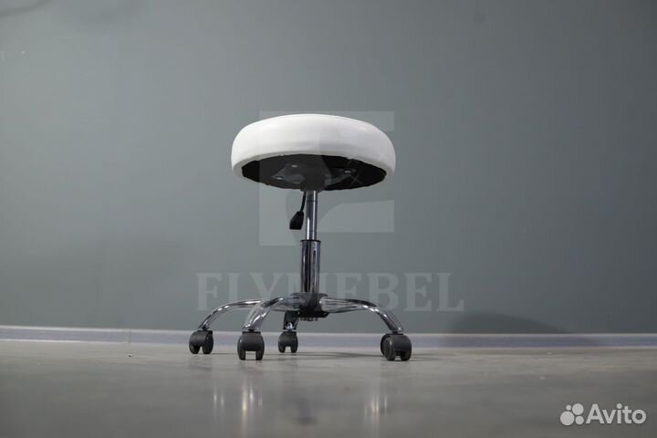 Кресло для мастера маникюра Таблетка