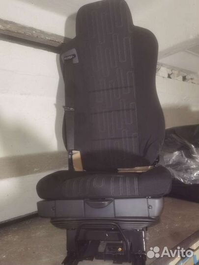 Сиденье isri 812682-04