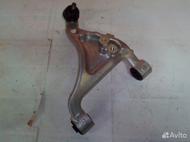 Рычаг Nissan Tiana задний 55501-9Y00A