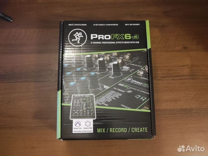 Микшерный пульт Mackie ProFX6v3