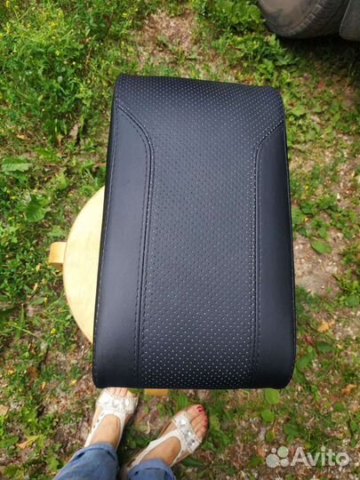 Подлокотник