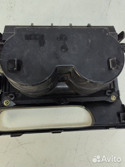 Подстаканник Mazda 6 AJV6 2003