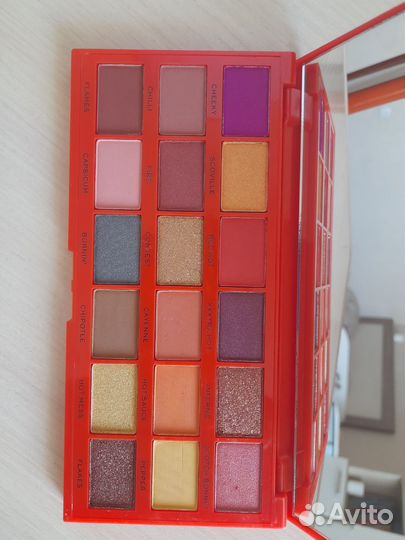 Палетка теней revolution(новая)