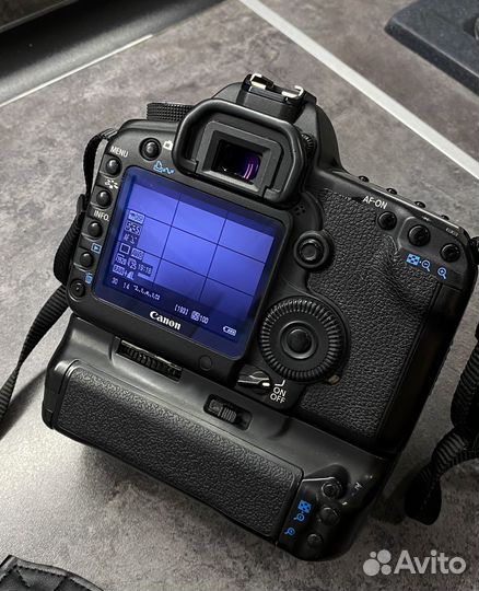 Canon 5D mark ii + Canon 50 1.4