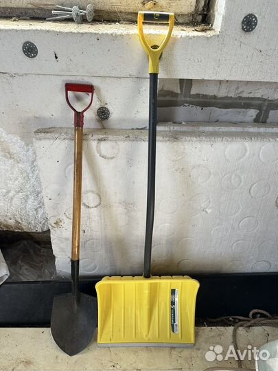 Лапата для снега