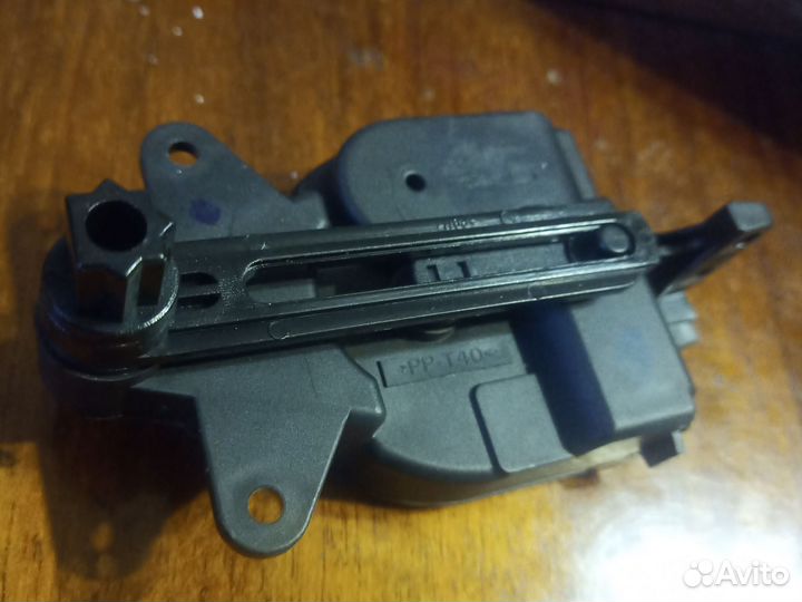 Деталь управления заслонками вентиляции