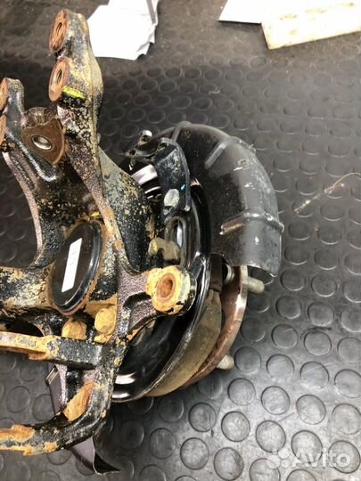 Кулак задний правый Hyundai IX35