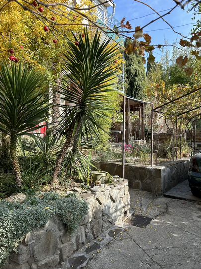 2-к. квартира, 80 м², 1/3 эт.