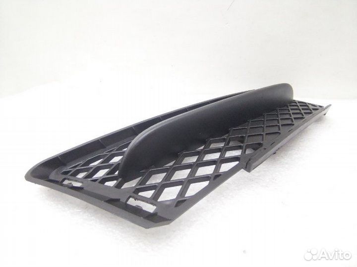 Решетка в бампер передняя правая Bmw 3-Series E90