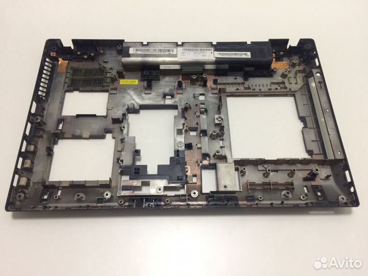 Поддон ноутбука Lenovo P585