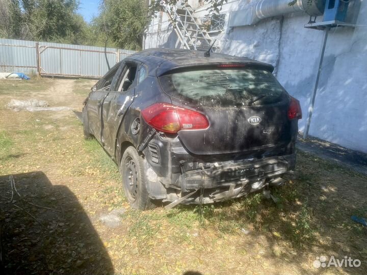 Kia Ceed 1.6 МТ, 2014, битый, 666 666 км