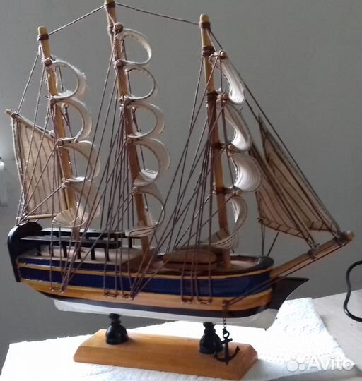 Корабль из дерева коллекционный