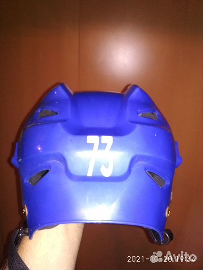 Продам хоккейный шлем