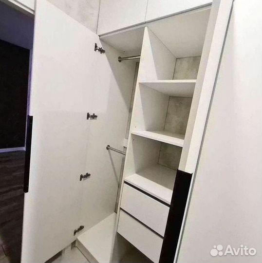 Шкаф распашной створчатый