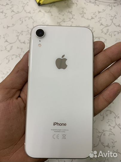 iPhone xr 64gb белый