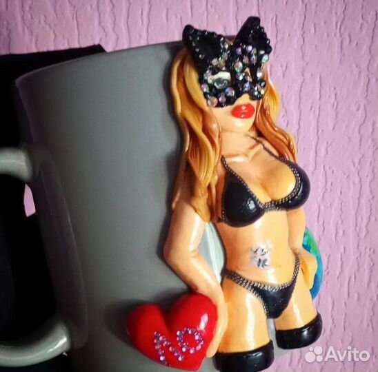 Эффектная кружка с декором из глины