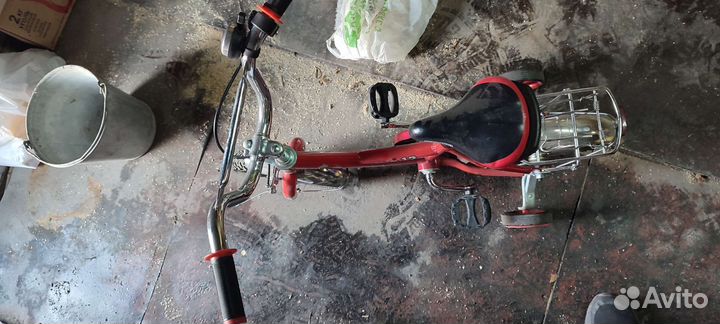 Детский трехколесный велосипед бу