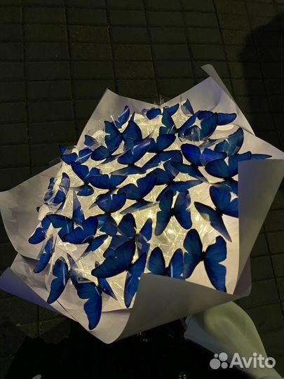 Букет бабочек светящихся