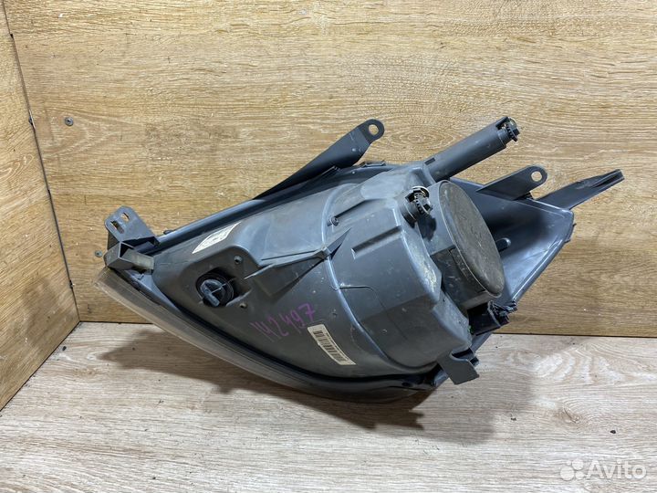 Фара правая Ford Fiesta 5 рестайлинг 142497