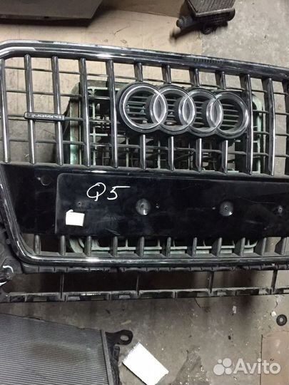 Решетка радиатора Audi Q5 quattro