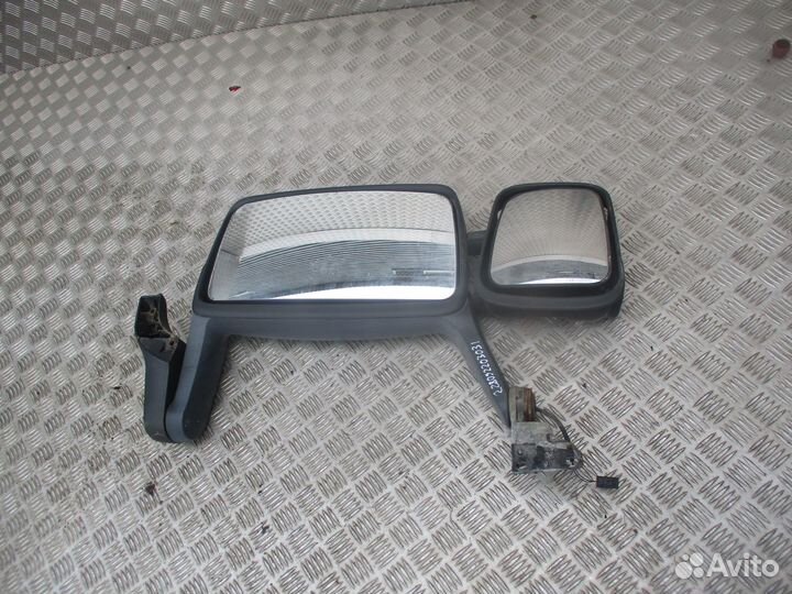 Зеркало заднего вида правое Volvo 20841069