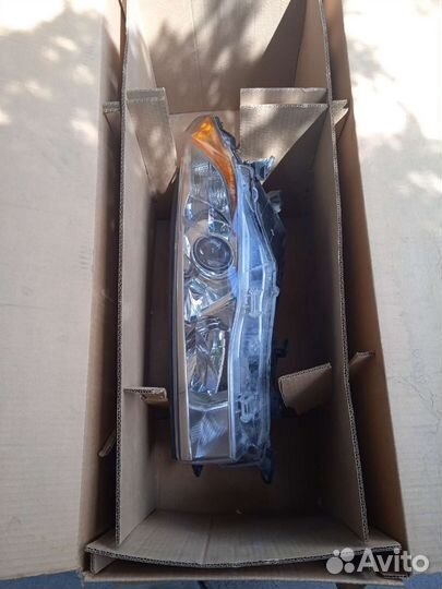 Фара тойота хайлендер3 левая