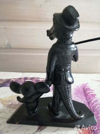 Крокодил гена и чебурашку статуэтка