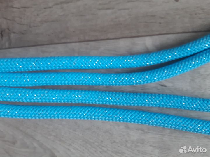 Гимнастическая скакалка