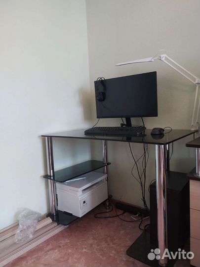 Стол для пк (стекло)