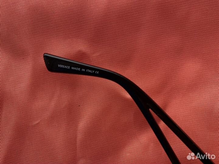 Солнцезащитные очки versace
