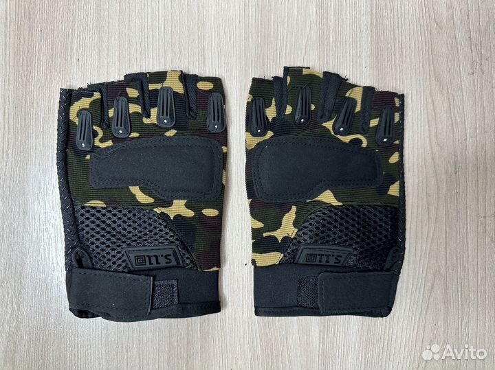 Перчатки без пальцев