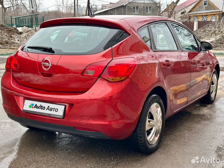 Opel Astra 1.6 МТ, 2011, 139 000 км